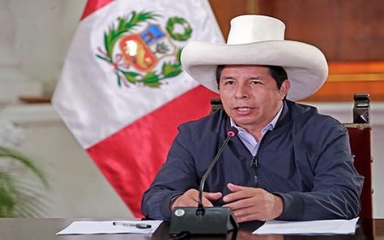 Presidente peruano llama a unidad tras intento de destitución