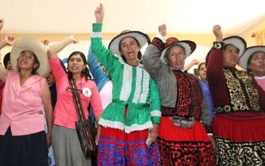 Peruanas forzadas a esterilización denuncian demoras en juicio