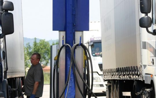 España: sigue paro por el alza del precio del combustible