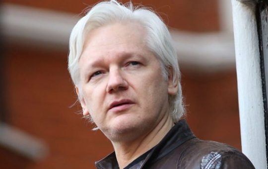 Un tribunal de Londres emite una orden para extraditar a Julian Assange a EE.UU.