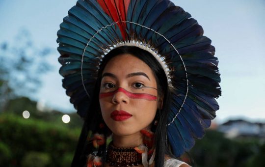 Brasil tiene su primer desfile de moda indígena, como una forma de resistencia.