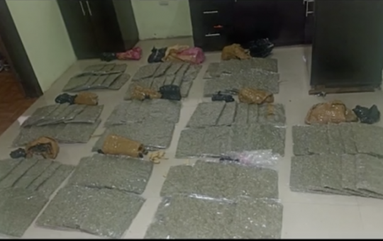 Policía confisca 48 kilos de marihuana en una vivienda de Baños, Cuenca