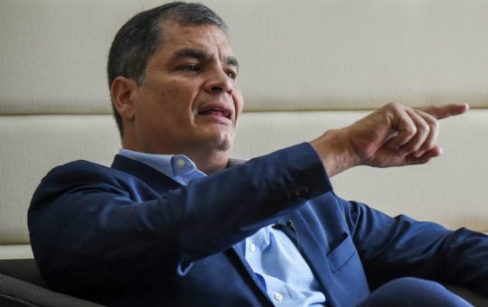 Correa dice que Bélgica lo reconoce como «perseguido político» al darle asilo.