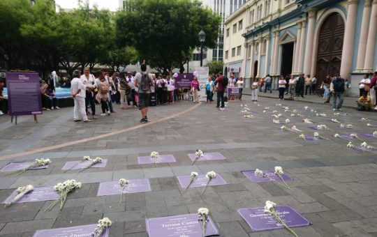 Convenio permitirá continuar con atención integral a mujeres víctimas de violencia intrafamiliar.