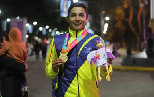 Azuayo Nicolás García entrega una dorada al país en los Juegos Sudamericanos de la Juventud.