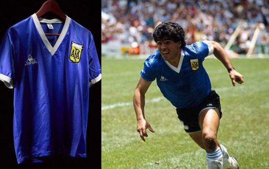 La camiseta de Diego Armando Maradona se vendió en casi nueve millones de dólares.