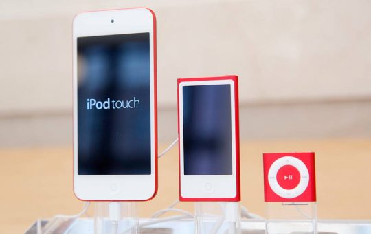 Apple descontinúa el iPod 21 años después de su lanzamiento.