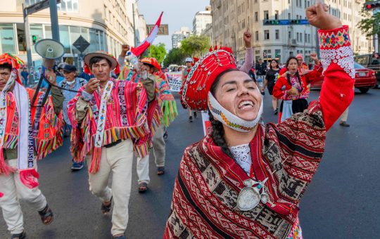 Racismo en Perú: Sondeo revela que 23 % de la población tilda de «obstáculos» a pueblos indígenas