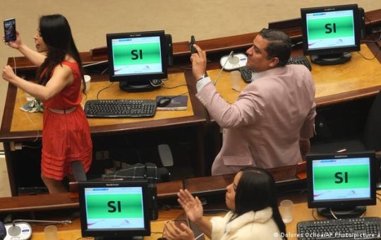 Ecuador | Asamblea Nacional aprueba juicio político contra el presidente Guillermo Lasso