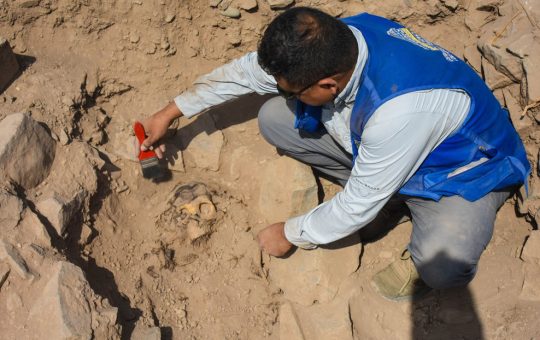 En un sitio arqueológico de Perú encuentran momia de más de 3.000 años de antigüedad