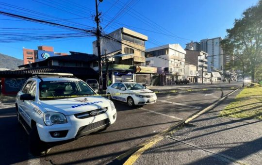 Quito:  Hay seis detenidos por los coches bomba que explotaron en zona comercial del centro
