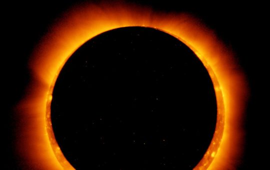 Cuándo y cómo ver en Latinoamérica el eclipse solar anular que pronto cruzará varias partes del mundo
