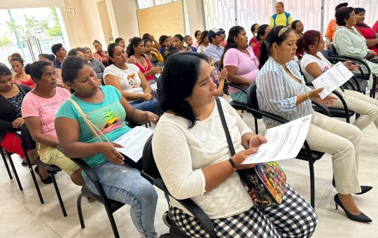 288 familias de Durán y Samborondón culminan proceso de acompañamiento familiar del MIES