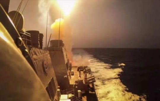 Yemen tacha de “seria” amenaza presencia de EEUU en el mar Rojo
