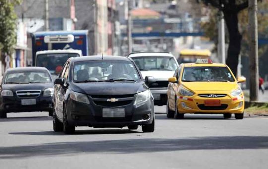 ‘Todo vehículo que se encuentre sin placas debe ser retirado de circulación’: gremio automotor apoya controles en calles