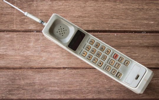 Los «celulares tontos»: ¿moda pasajera o herramienta para combatir la híper-conexión?