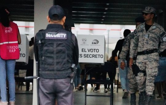 Cómo los criminales ecuatorianos están aprovechando las empresas de seguridad privada