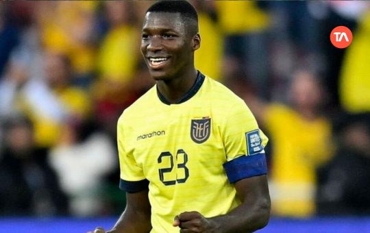 Moisés Caicedo es el capitán de Ecuador ante Perú en las eliminatorias