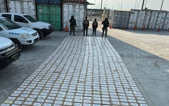 Policía decomisa una tonelada de cocaína en un almacén de Guayaquil