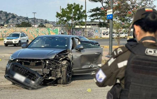 Dos muertos y un herido deja un atentado contra un empresario en Ecuador