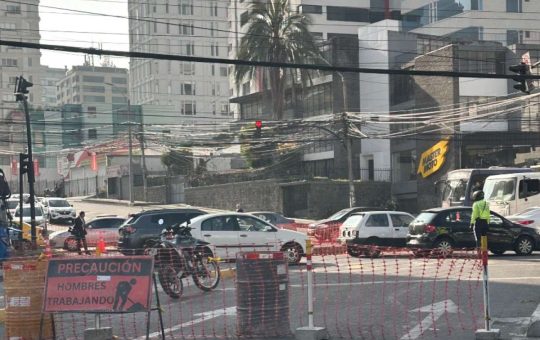 Quito amaneció con un intenso tráfico en el trayecto de la avenida 6 de Diciembre y sus intersecciones