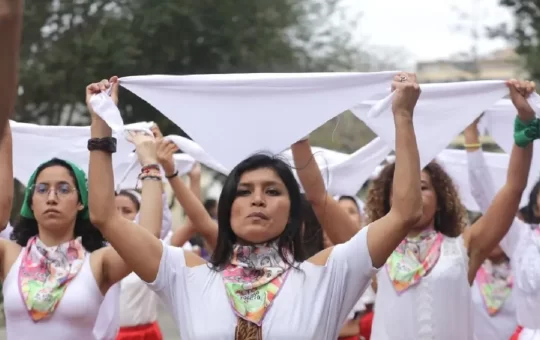 Marcha en Perú exige la eliminación de la violencia contra la mujer