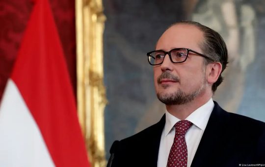 Jefe de la diplomacia austríaca será jefe de Gobierno interino