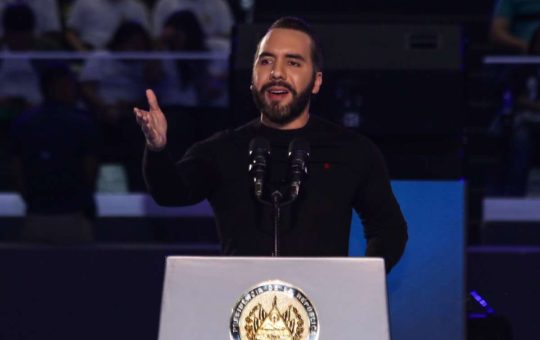 Bukele propuso canje de «presos políticos» por venezolanos detenidos