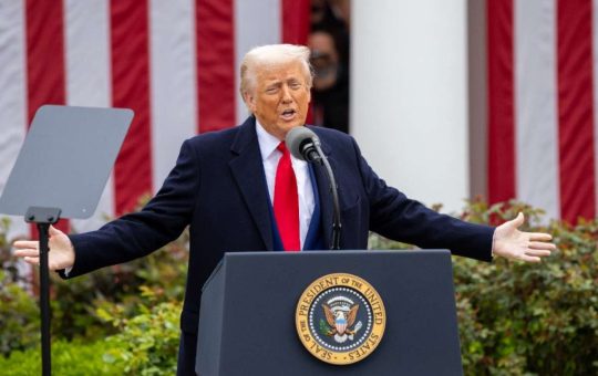 Donald Trump congela aranceles por 90 días a países que «no tomaron represalias»
