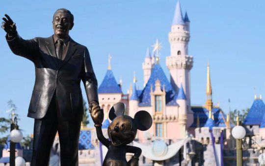 Trump investigará a Disney y ABA por políticas de diversidad