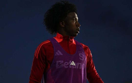 Ángelo Preciado volvió a una convocatoria en su club