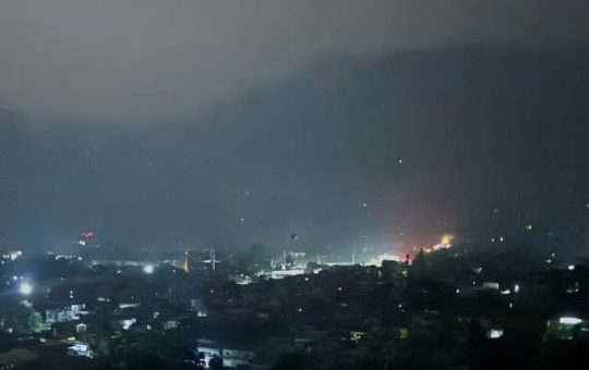 India lanza misiles contra tres sitios en Pakistán