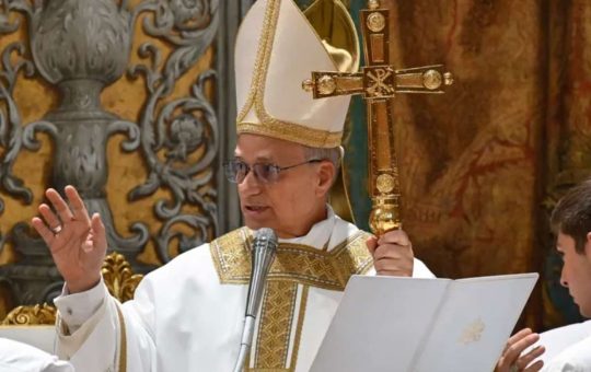 León XIV celebró su primera misa y lamentó que la fe cristiana se considere un absurdo