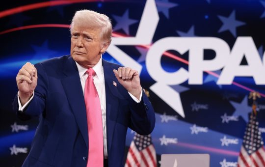 Un tribunal de apelación restablece los aranceles de Trump
