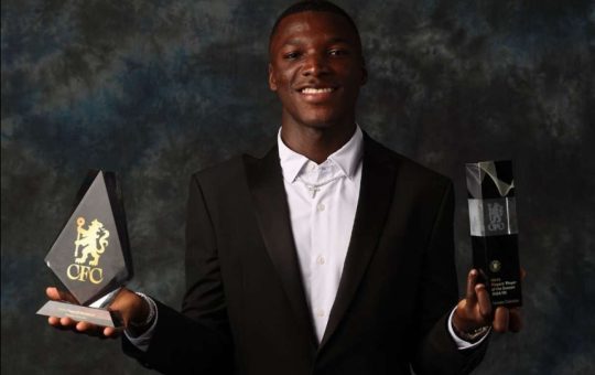 Moisés Caicedo, doblemente galardonado como el Mejor Jugador del Año en el Chelsea