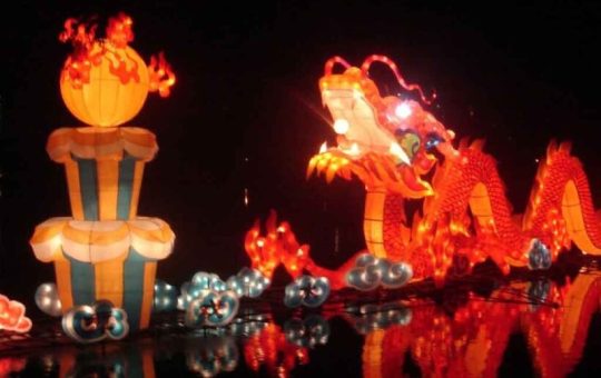 China celebra Festival del Bote del Dragón con feriados y tradiciones