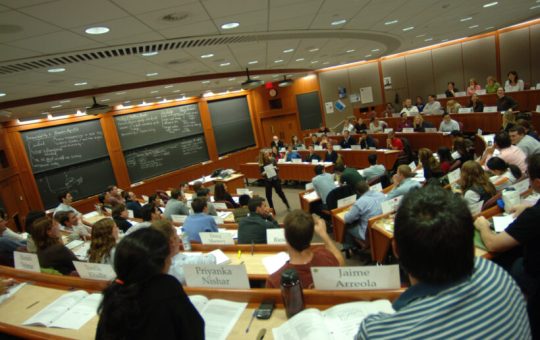 ¿Se acaba la universidad de Harvard?