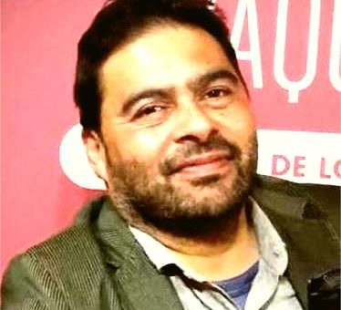 Chile. Pablo o Cucho, te quedas joven y rebelde en los botes que recalan en nuestro pecho