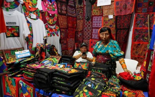 Abre sus puertas mayor feria de artesanías en Panamá