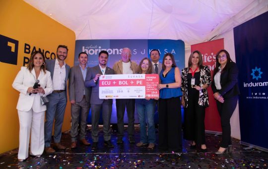 Sukasa entregó los premios de la campaña Mamá y Papá 2025  “Infinite Horizons” 3 destinos, un solo ganador más un acompañante viajarán a destinos exclusivos de Ecuador, Perú y Bolivia