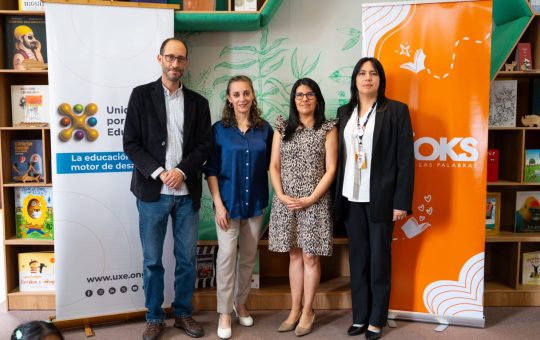 FUNDACIÓN FAVORITA Y MR. BOOKS EFECTÚAN DONACIÓN DE LIBROS A UNIDOS POR LA EDUCACIÓN
