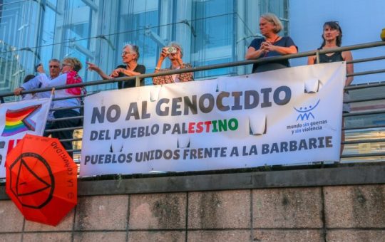 ¡La ola de la noviolencia remece el planeta desde su raíz!