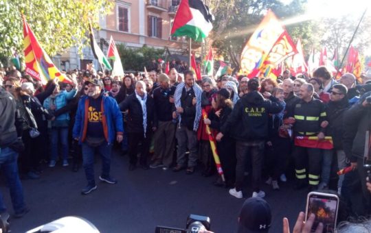 En Roma, una manifestación contra la “economía de guerra“, el rearme y el genocidio en Gaza