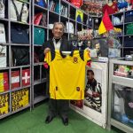 Rómulo Ortega, elabora su propia polla mundialista a mano