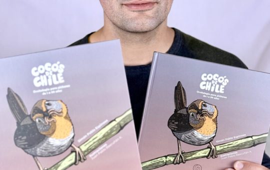 Entrevista con Simón Pablo Espinosa por su nuevo libro «Cocós de Chile. Ornitología para pichones de 1 a 99 años»