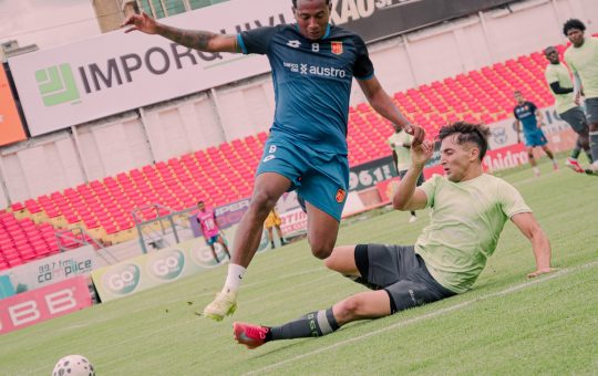 Deportivo Cuenca suma rodaje ante Orense y apunta a llegar afinado a la Mañana Colorada