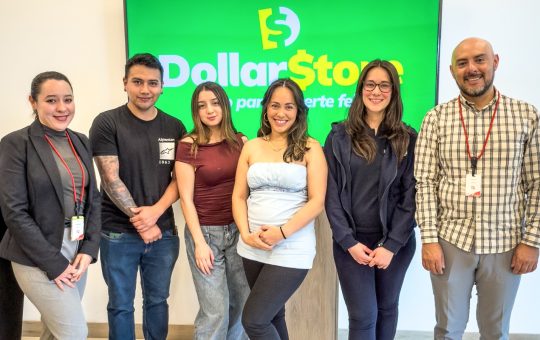 12 clientes de Dollar Store ganaron viajes a Cuyabeno e Islas Galápagos
