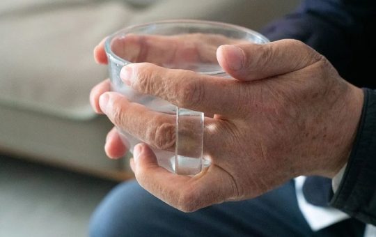 China lanza primera plataforma de consulta médica digital impulsada por IA para enfermedad de Parkinson