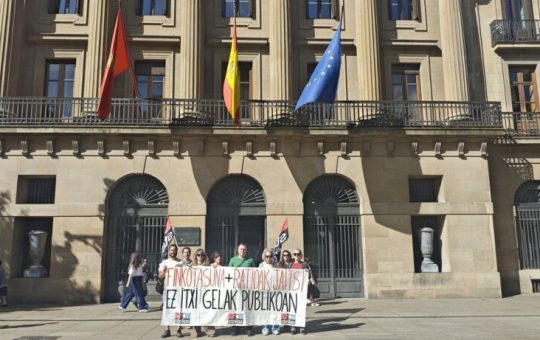 Alerta educativa en Navarra: la escuela pública retrocede entre despidos encubiertos y ratios masificados
