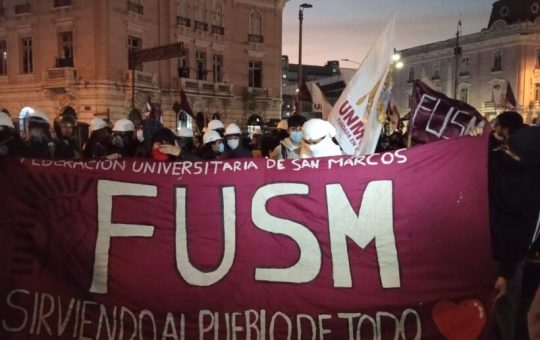 Universitarios en las calles por agenda educativa